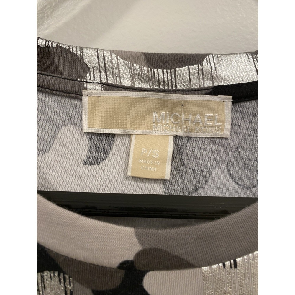 Michael Kors Womens T-Shirt P/S Black Silver Camo Foilโ Logo Tee Top Street Glam - Picture 11 of 11